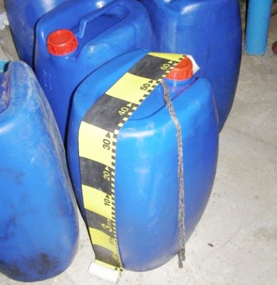 Afacere cu produs petrolier furat de pe un şlep